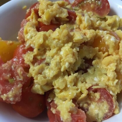 トマトも卵もジューシーでとっても美味しいですね！
手早く簡単に作れるので、あと1品欲しい時にパパっと作れてとても助かります(*^^*)